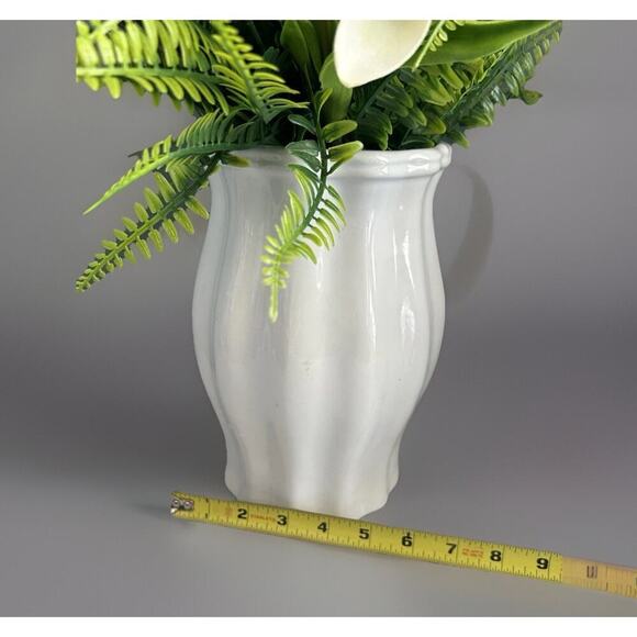 9 1/4” Tall White Vase Vintage WCL Scalloped Home Decor Table Centerpiece Entry - Picture 8 of 16